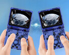 Anbernic devrait présenter un nouveau chipset après la sortie des RG34XX SP et RG35XX SP illustrés. (Source de l'image : Anbernic)
