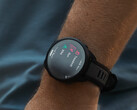 La version bêta 23.13 apporte dix corrections de bugs à toutes les smartwatches Forerunner récentes, y compris la Forerunner 165. (Source de l'image : Garmin)