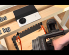 Le Find N5 peut-il supporter ce poids ? (Source de l'image : State of Tech via YouTube)